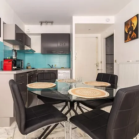 Apartment 1 Bedroom New Style With Parking Close Croisette *